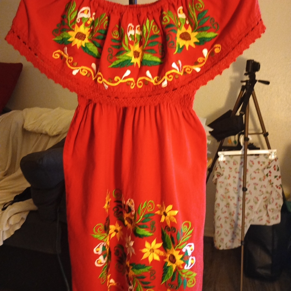 Girls Sz 10 Heavy Cotton Red Off-Shoulder Floral Embroidered Mexican Style Dress
